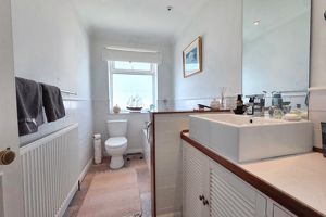 Larkfield Way